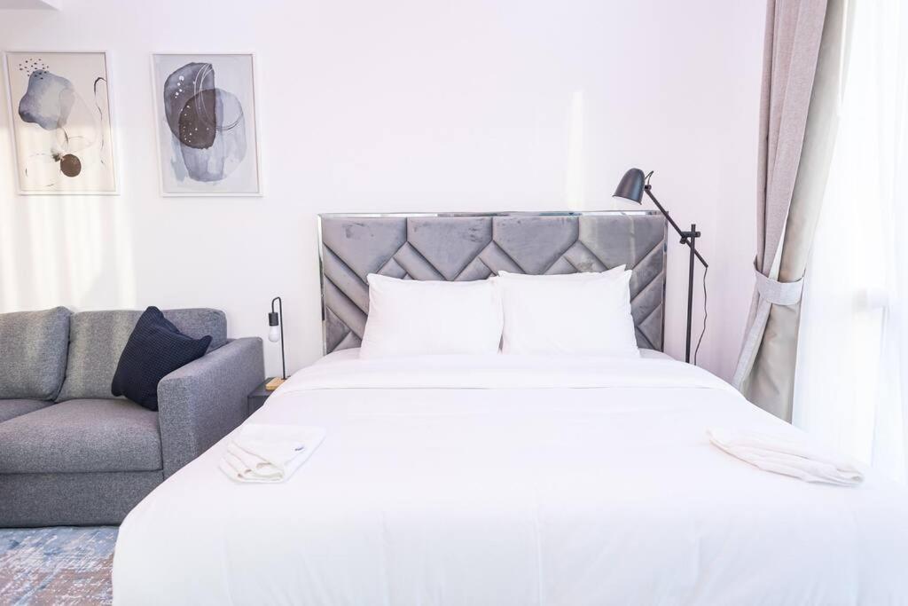 Apartment Royal Oceanic In Jbr By Happy Season Dubai