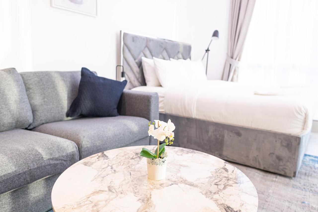 Apartment Royal Oceanic In Jbr By Happy Season *