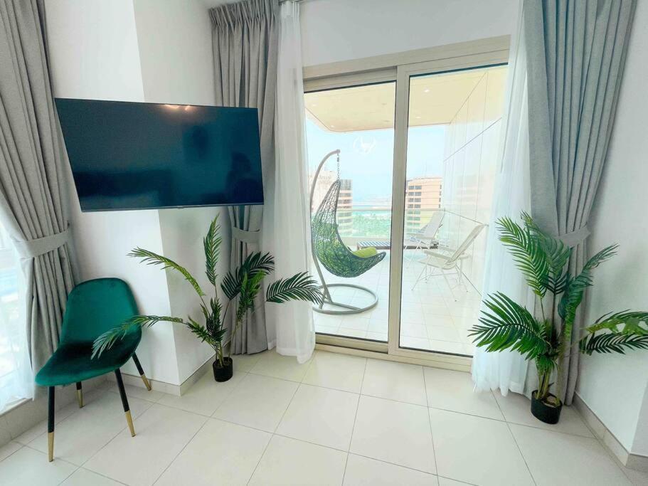 Apartment Royal Oceanic In Jbr By Happy Season Dubai
