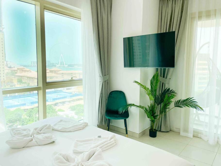 Royal Oceanic In Jbr By Happy Season Apartment