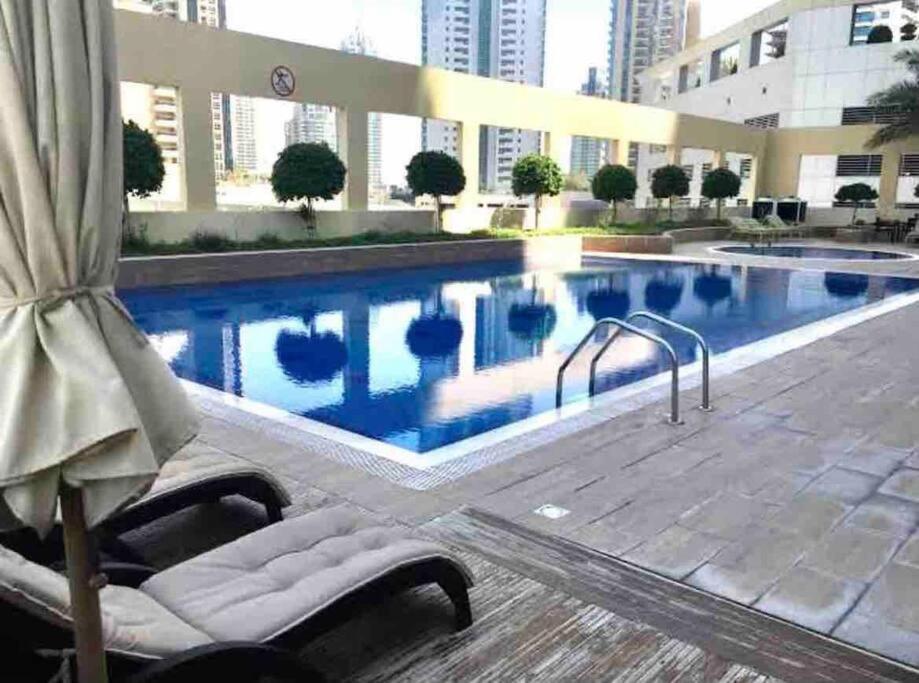 Apartment Royal Oceanic In Jbr By Happy Season *