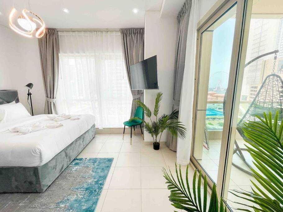 Royal Oceanic In Jbr By Happy Season Dubai